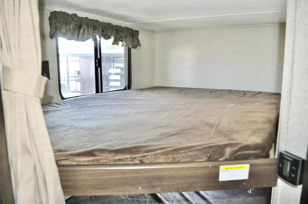 2018 Keystone Springdale 220BHWE, Photos photo 14