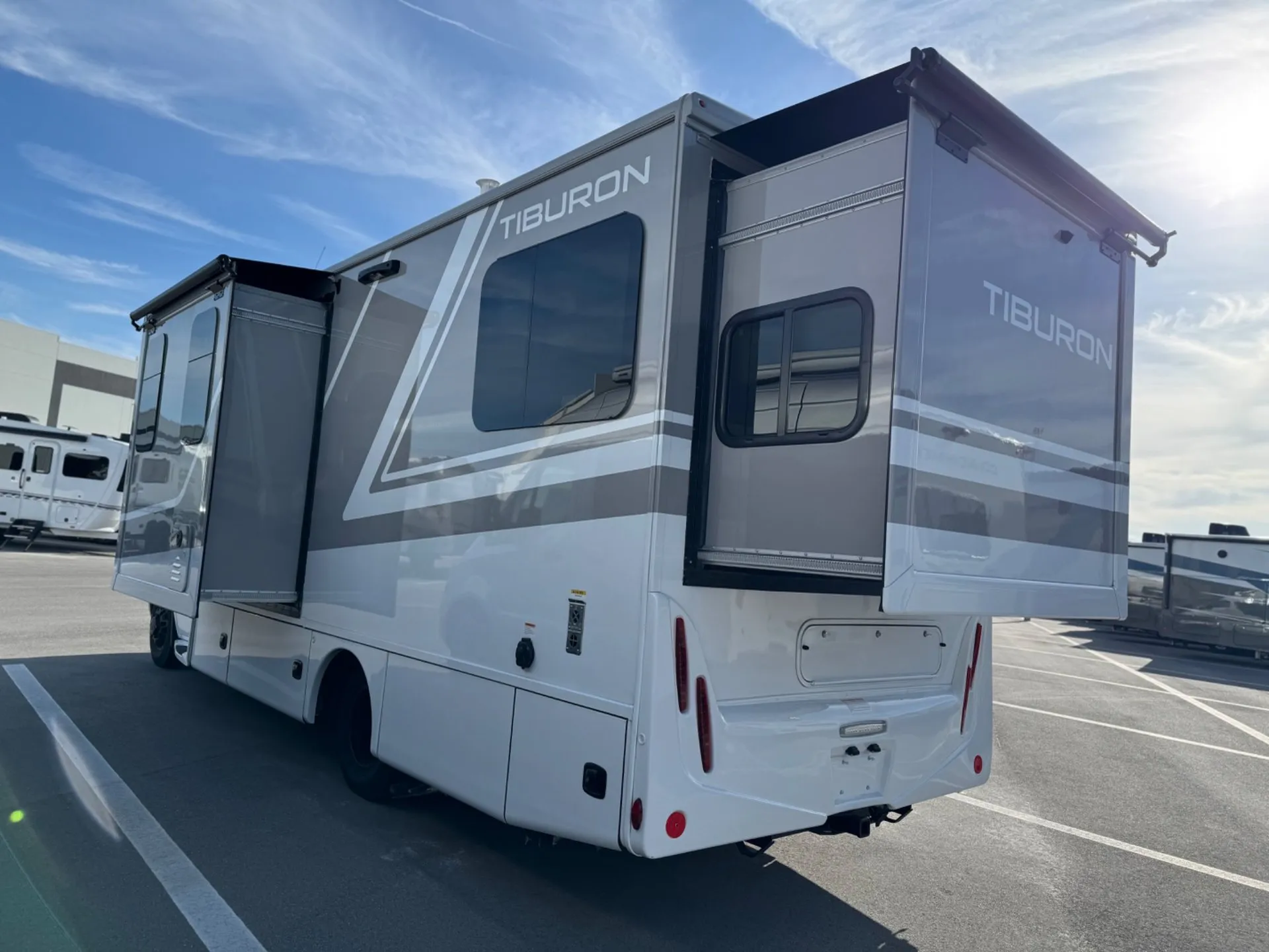 2026 Thor Motor Coach Tiburon 24RW - Photo 4
