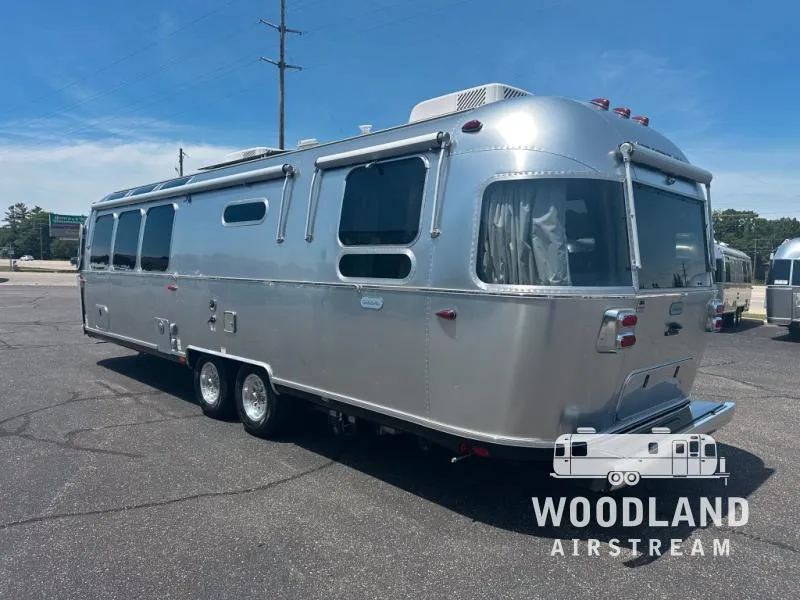 2026 Airstream Globetrotter 30RB - Photo 4