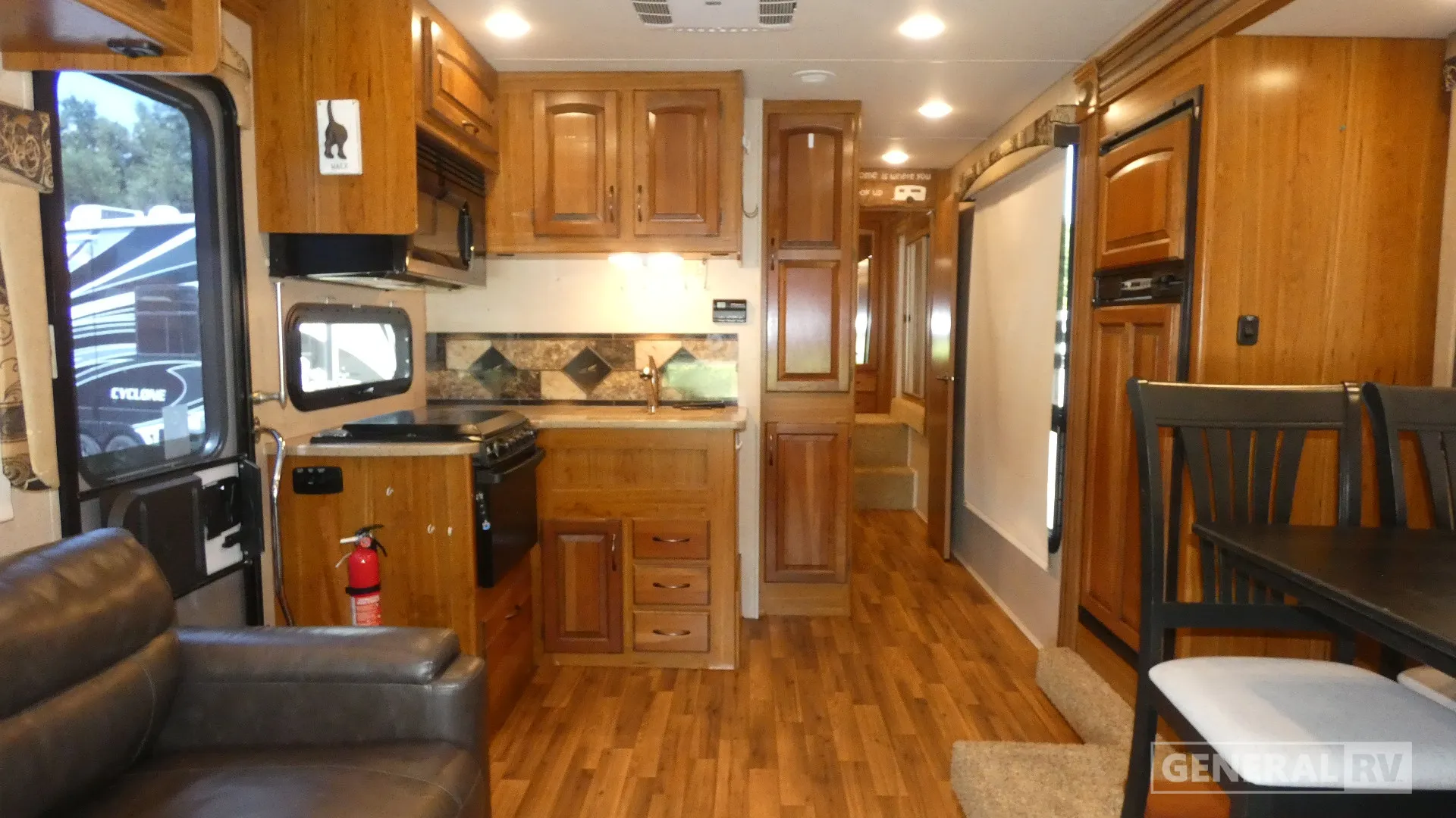 2016 Jayco Greyhawk 31DS - Photo 3