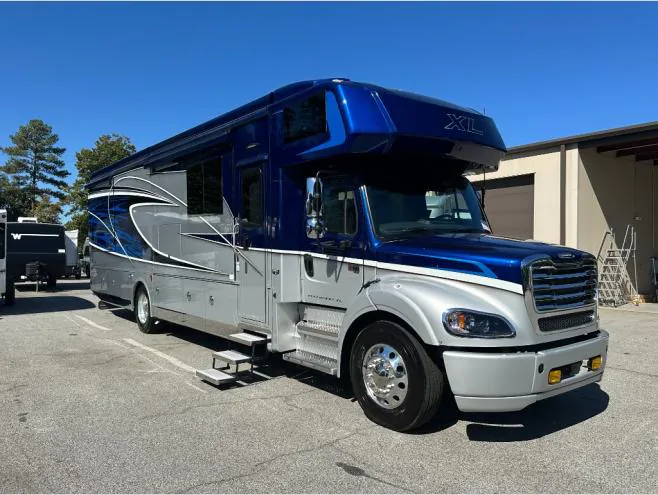 2026 Dynamax Corp DynaQuest XL 3801TS dealer photo 1 from Southland RV