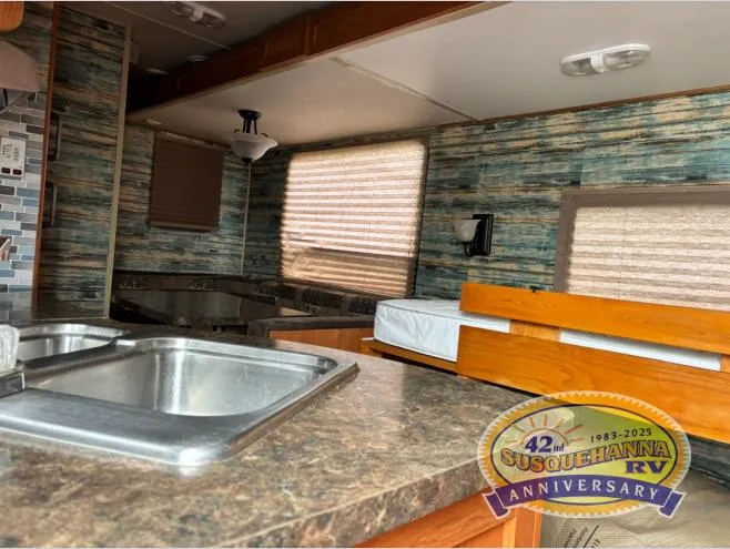 2011 Forest River Salem Hemisphere 302QBUD - Photo 4