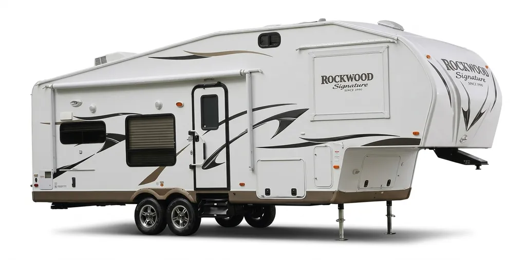 Rockwood Signature Ultra Lite 8285WS by Forest River