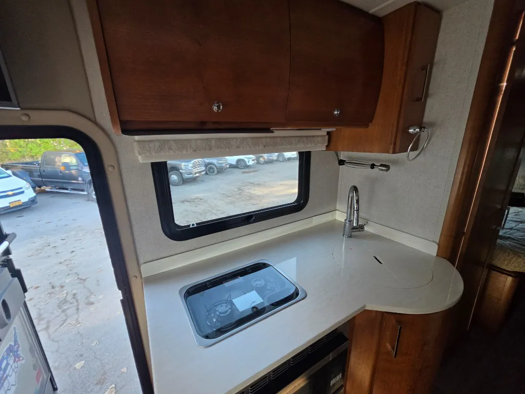 2019 Tiffin Wayfarer 24 TW, Photos photo 10