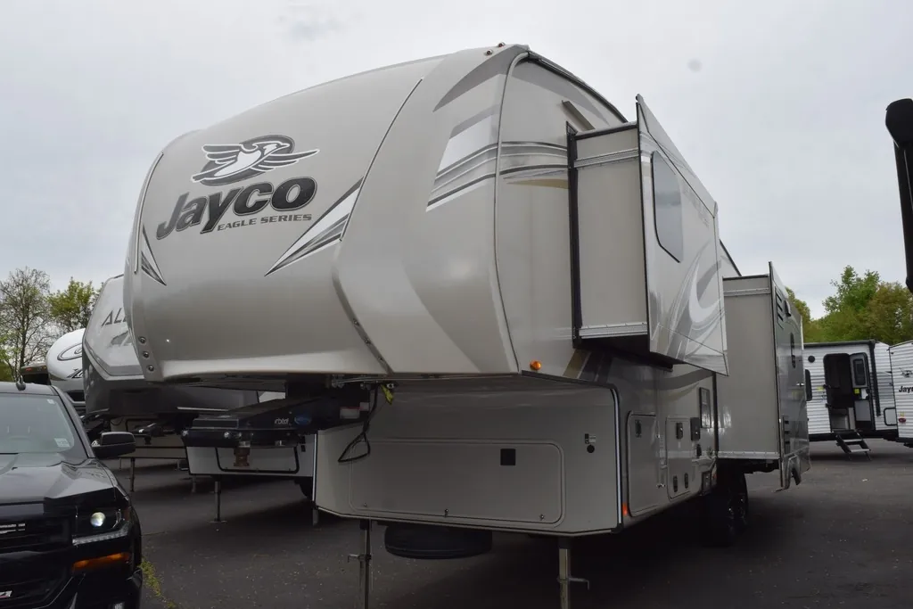 2019 Jayco Eagle HT 30.5CKTS - Photo 3