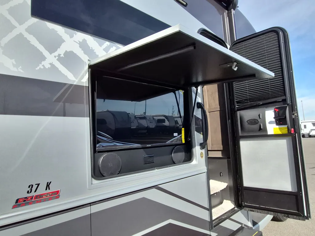 2027 Entegra Coach Accolade 37K, Photos photo 12