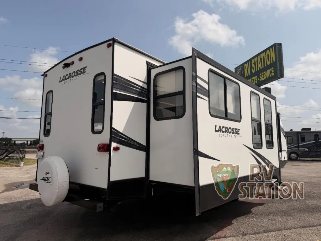2020 Prime Time LaCrosse 3370MB, Photos photo 8
