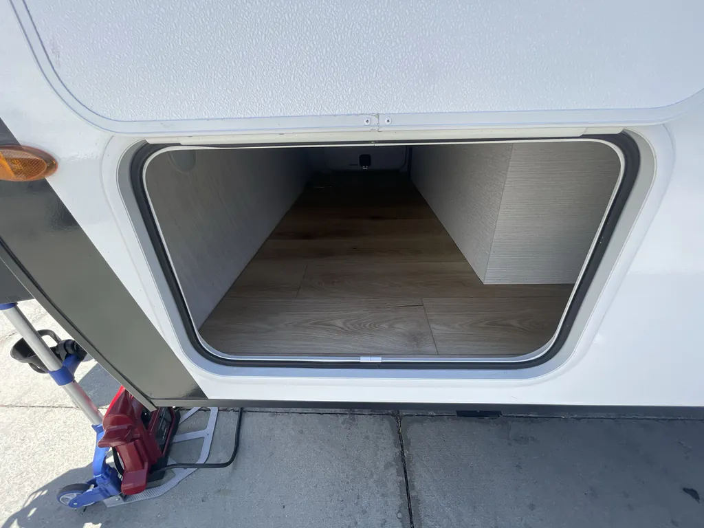 2027 Winnebago Micro Minnie 2108DS, Photos photo 23