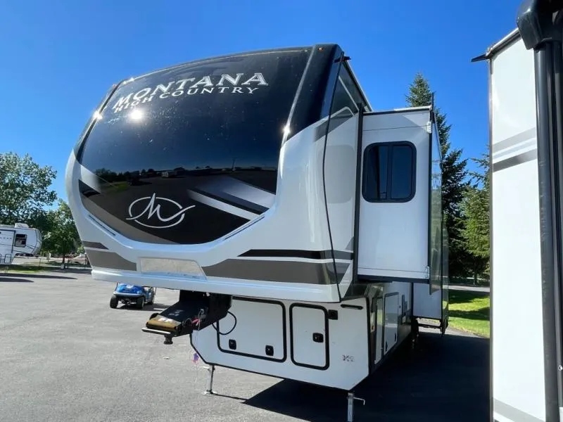 2025 Keystone Montana High Country 331RL - Photo 4