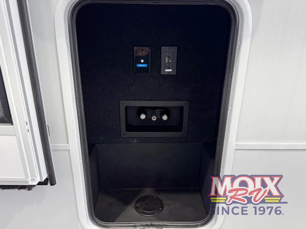 2026 Brinkley Model Z 3600, Photos photo 8