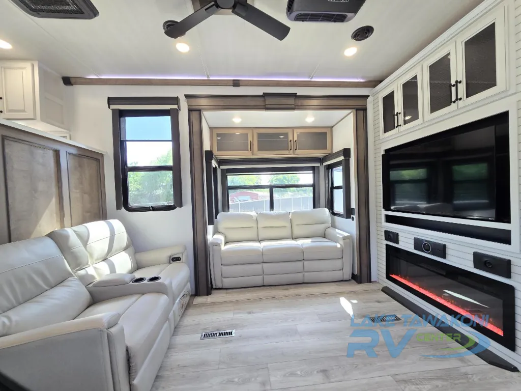 2024 Keystone Montana 3901RK, Photos photo 10