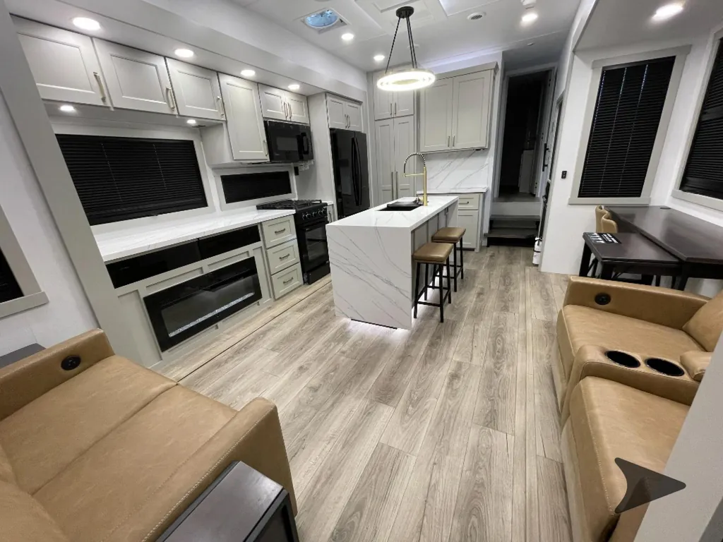 2026 Brinkley Model G 4100, Photos photo 14