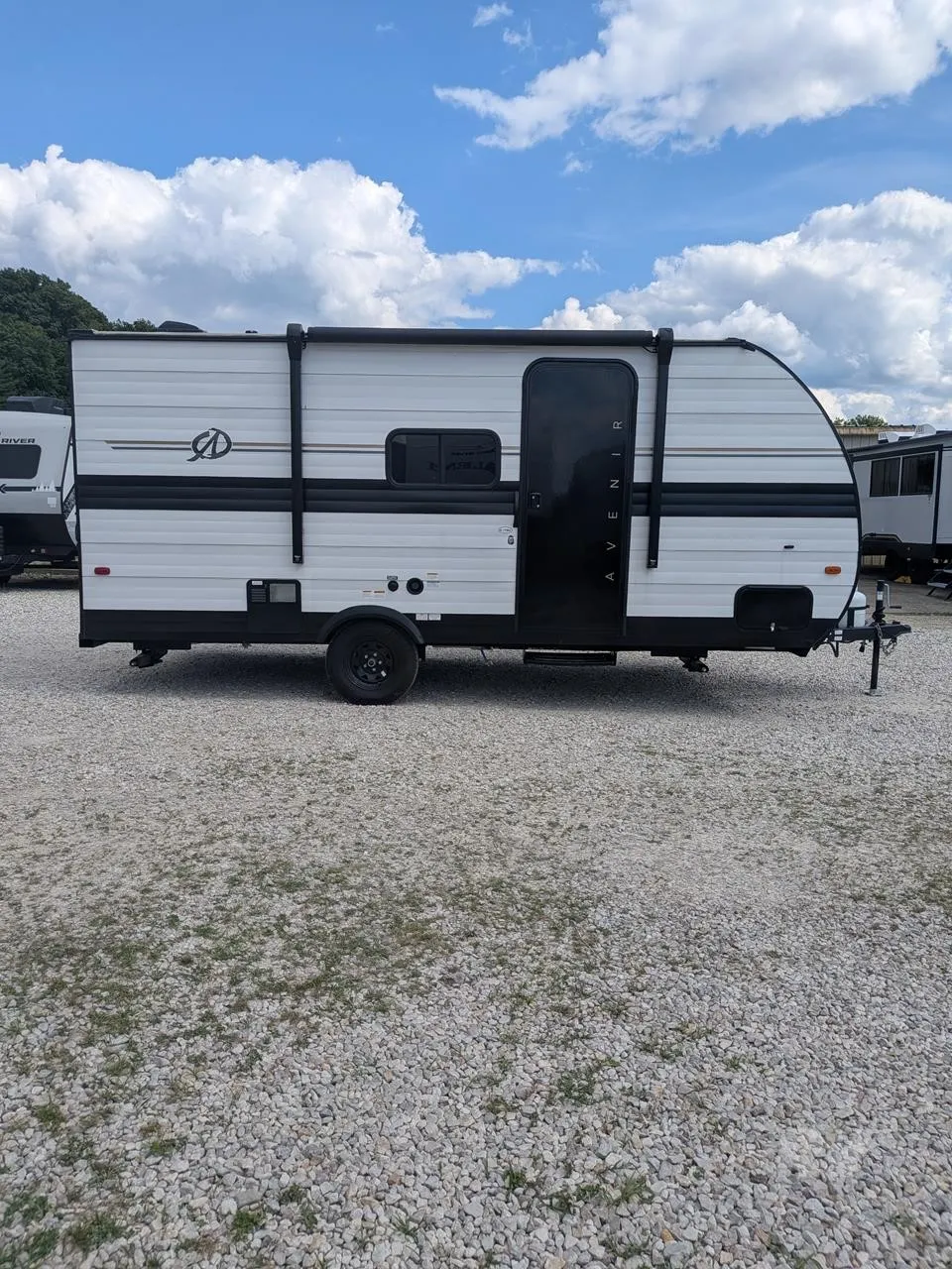 2025 Cruiser RV Avenir 17BH - Photo 2