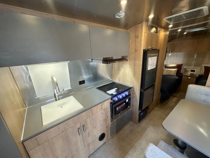 2026 Airstream Trade Wind 23FB - Photo 2