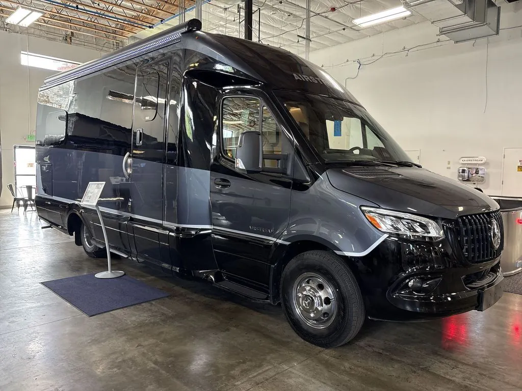 2027 Airstream Atlas 25RT - Photo 3