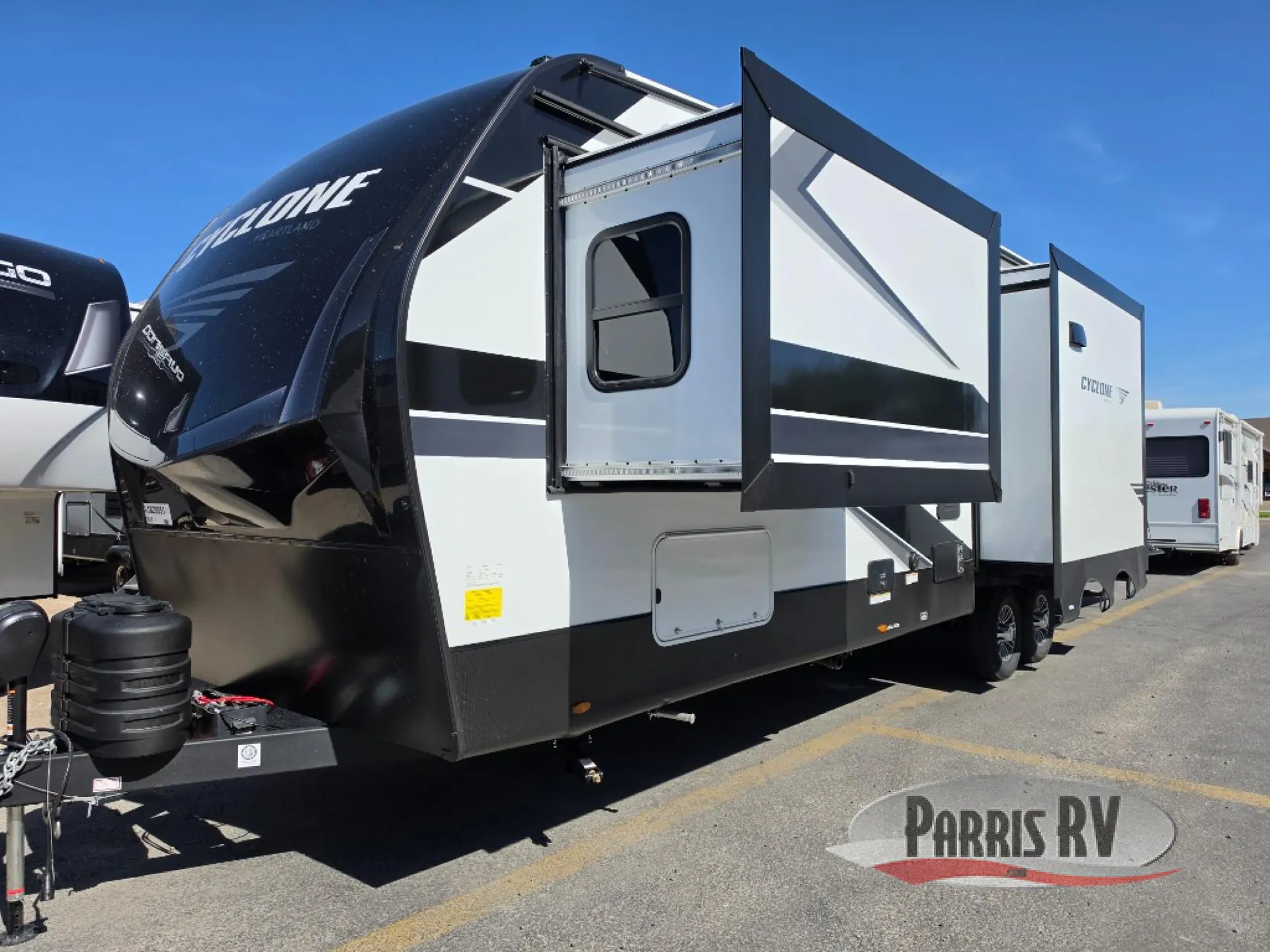 2027 Heartland Cyclone 2615 - Photo 3