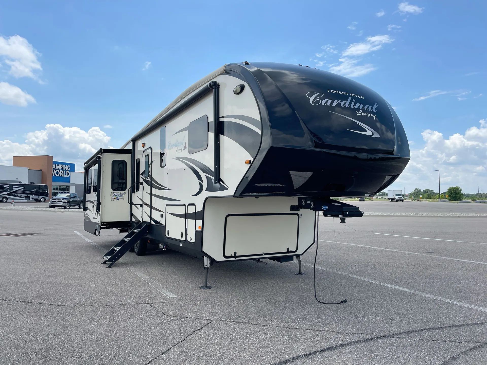 2020 Forest River Cardinal Luxury 3456RLX - Photo 2
