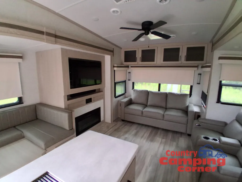 2022 Forest River Rockwood Signature Ultra Lite 8288SB, Photos photo 23