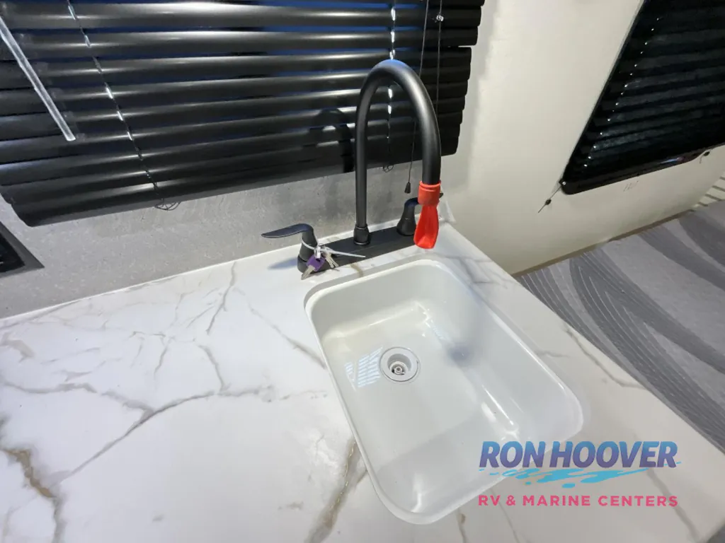 2026 Shasta Compact 17DB, Photos photo 8