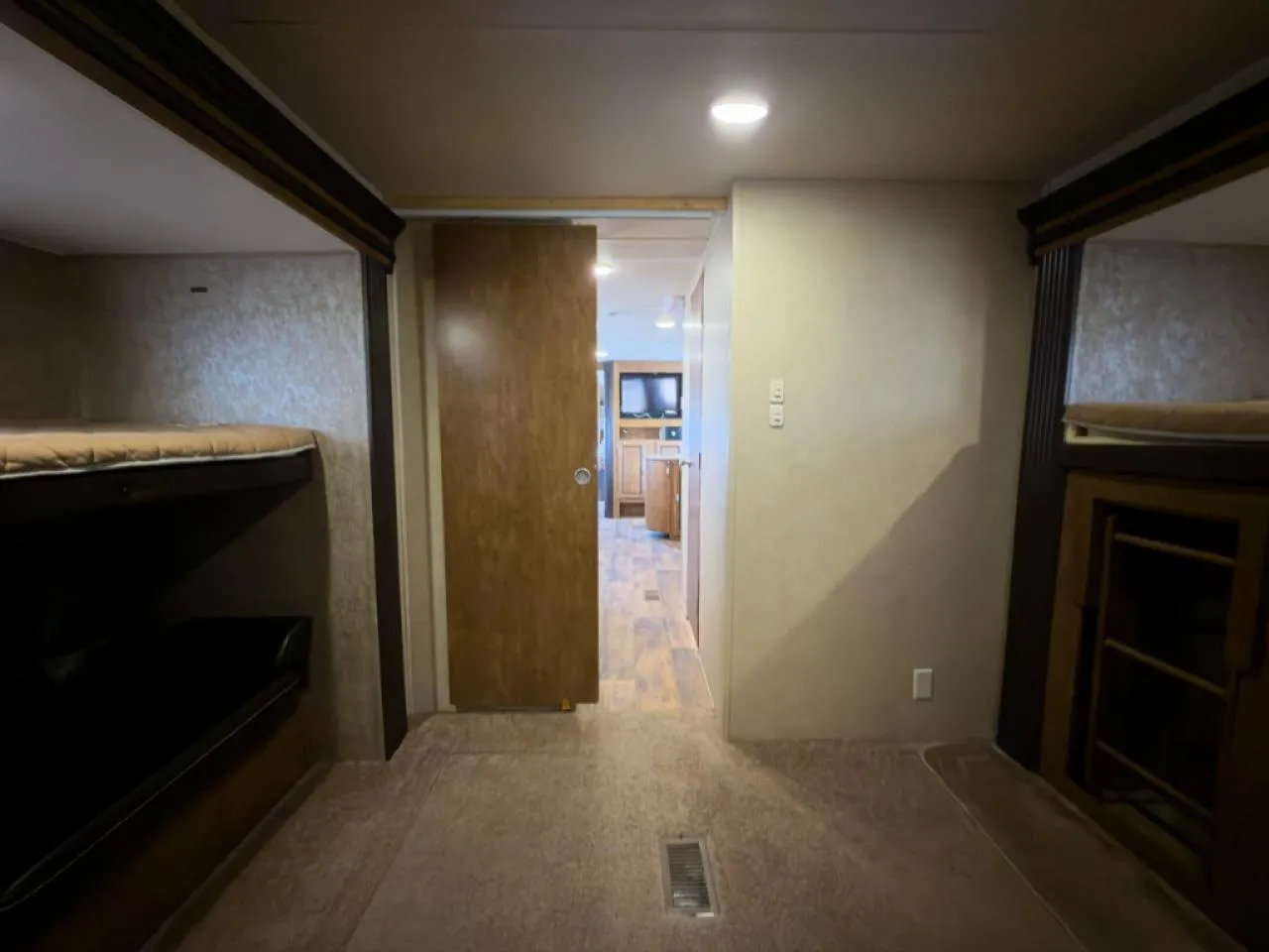 2017 Forest River Wildwood 31KQBTS - Photo 4