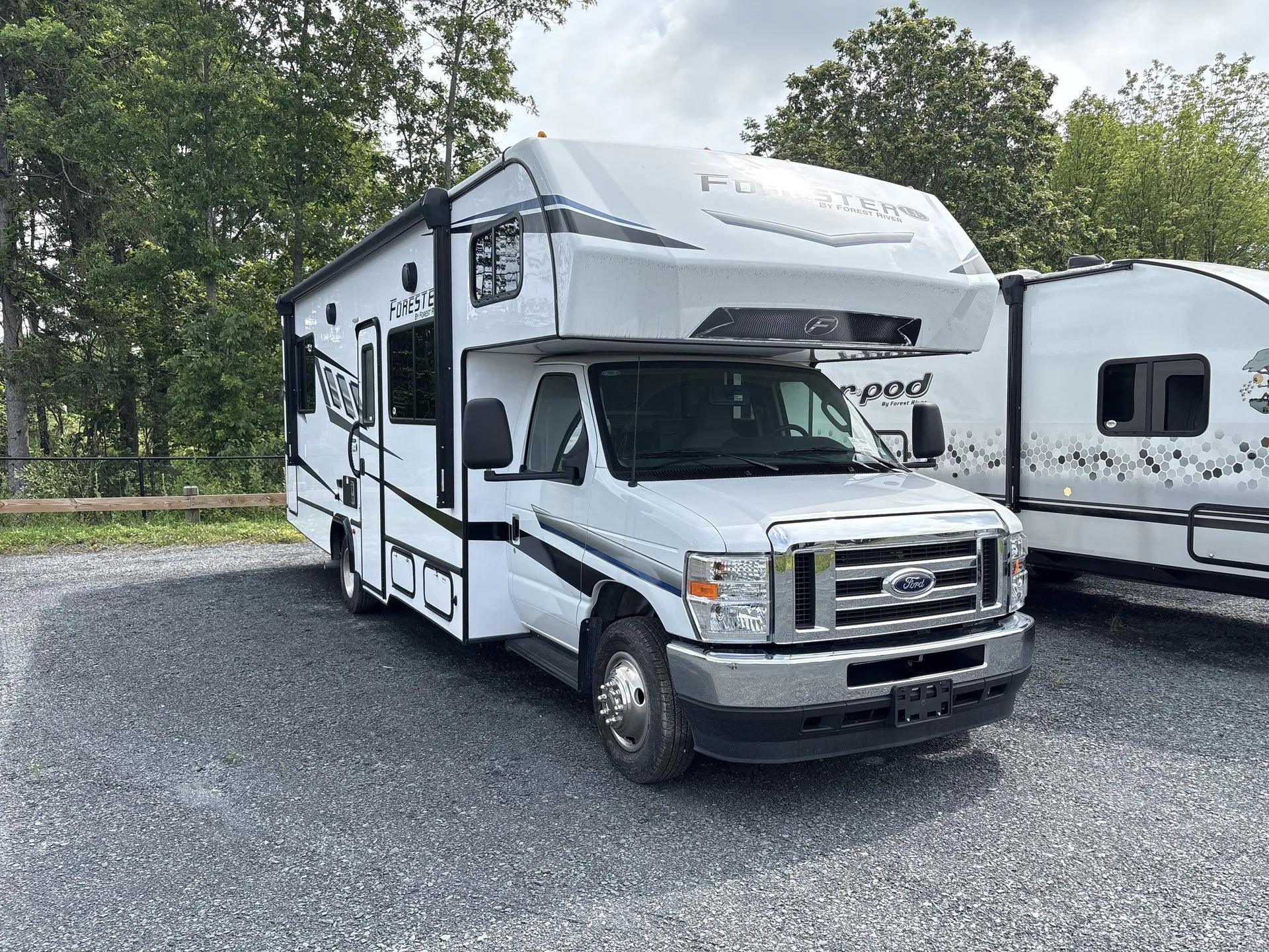 2025 Forest River Forester LE 2351LE FORD - Photo 2