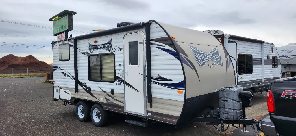 2015 Forest River RV Wildwood X-Lite 181BHXL - Photo 2