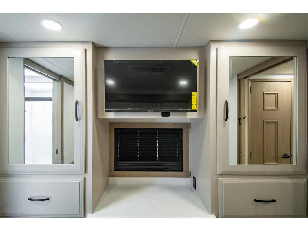 2027 Entegra Coach Emblem 36U, Photos photo 31