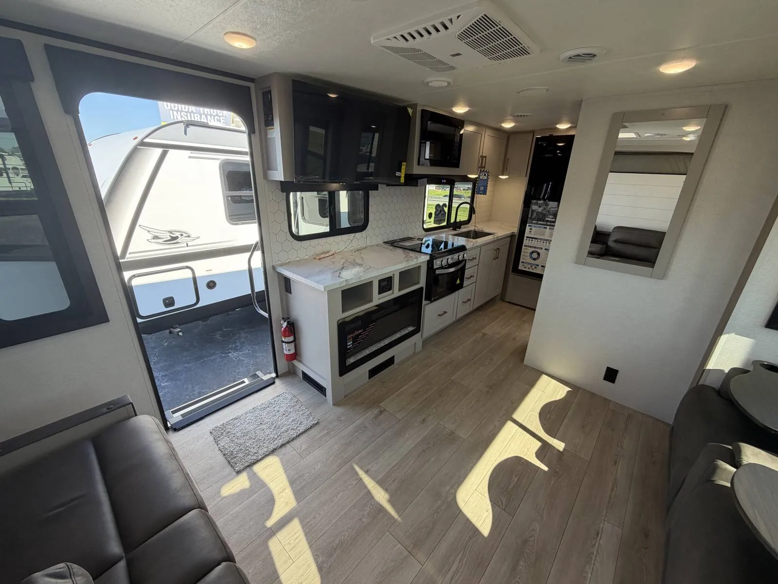 2027 Jayco Jay Feather 19MRK - Photo 4