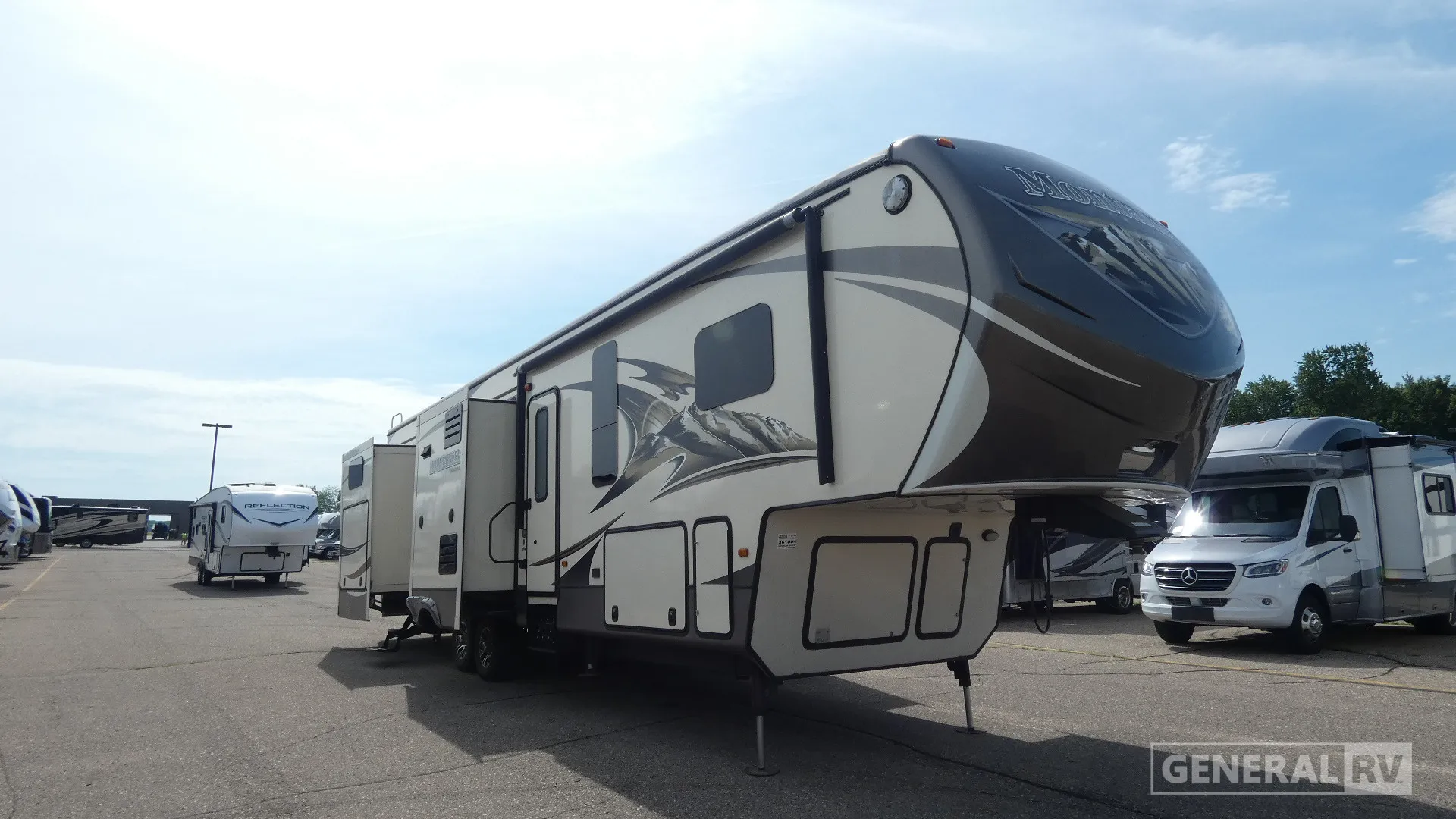 2014 Keystone Montana Mountaineer 356TBF - Photo 2