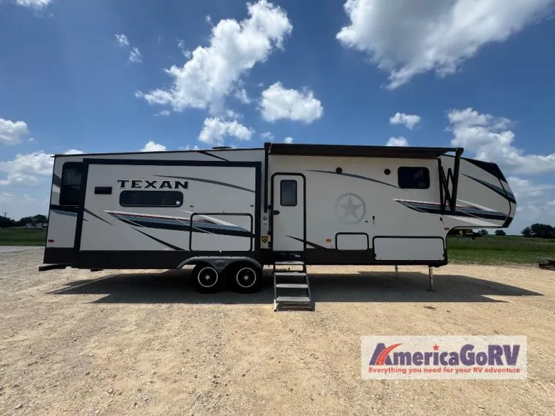 2021 CrossRoads RV Texan 326RK - Photo 4