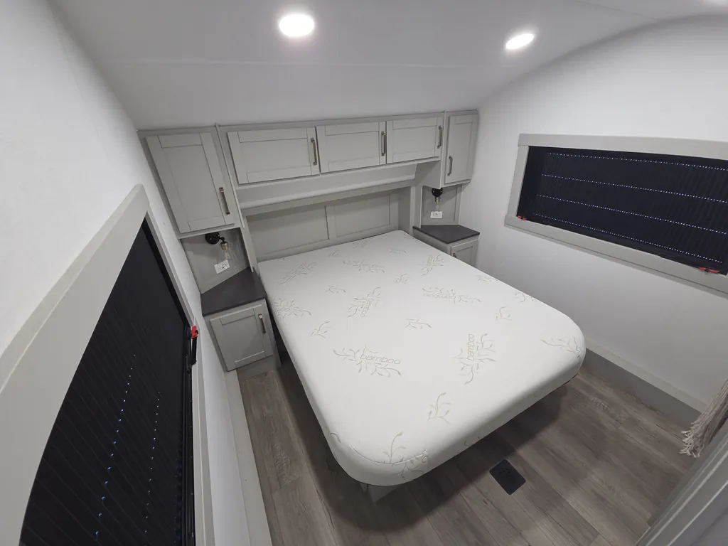 2025 Brinkley Model Z 2670, Photos photo 15