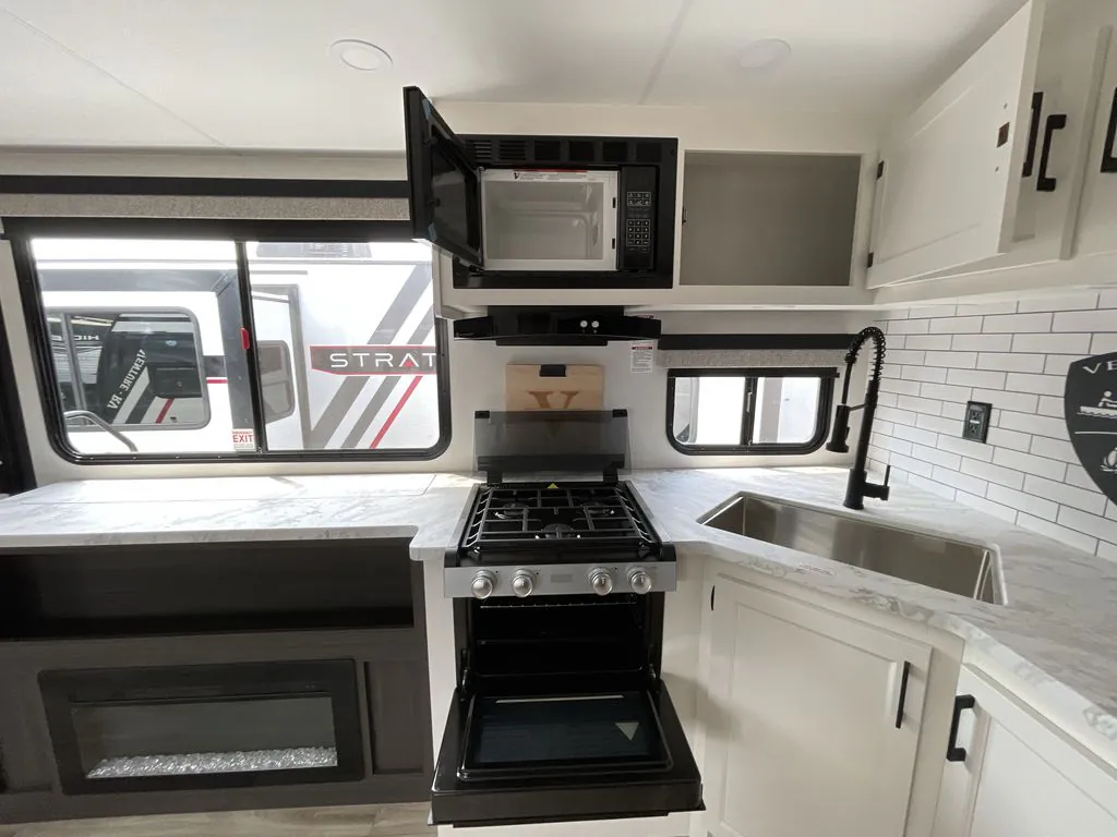 2026 Venture RV Stratus SR282VFD, Photos photo 15