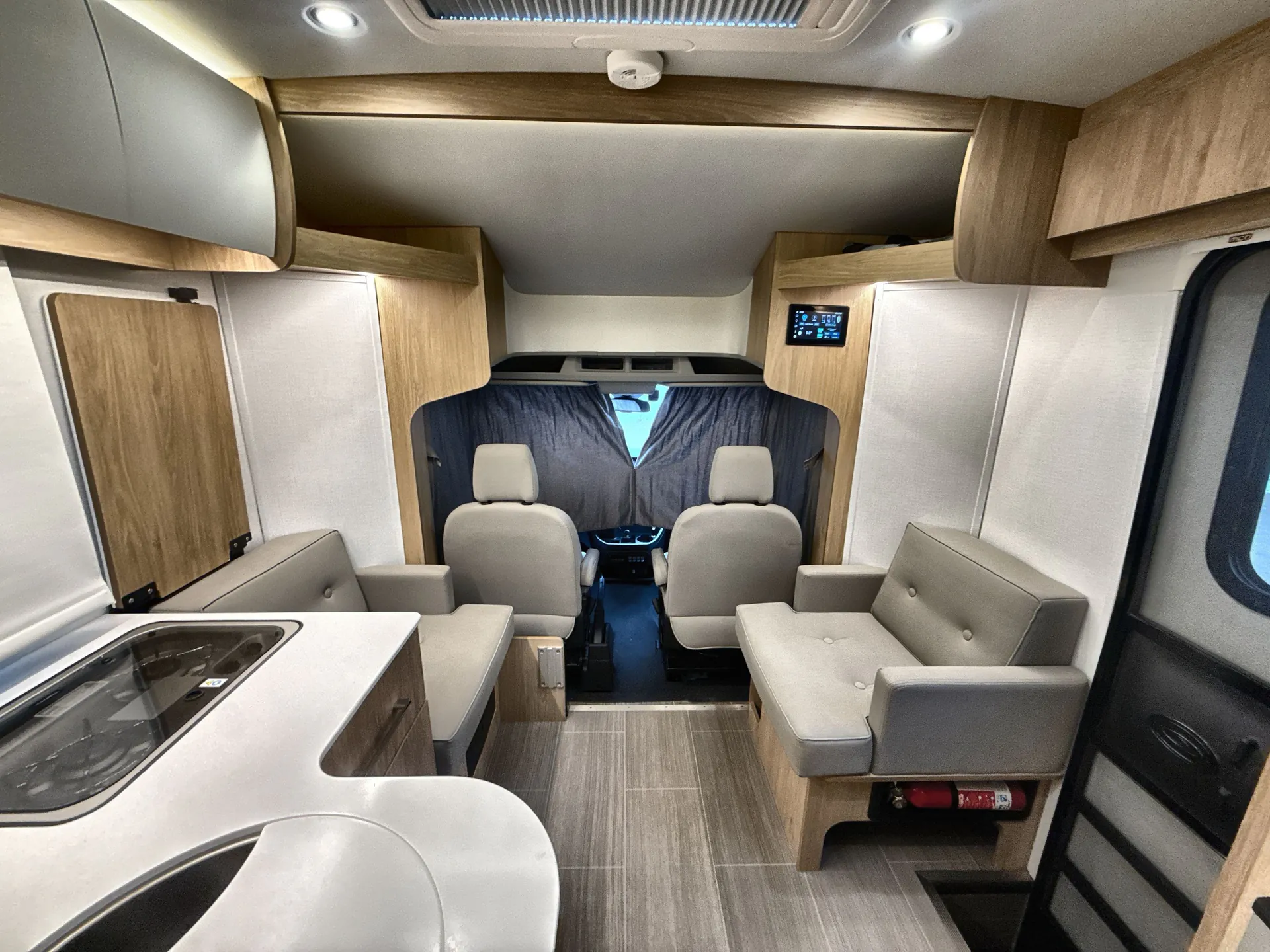 2019 Leisure Travel Wonder W24RTB — living area main