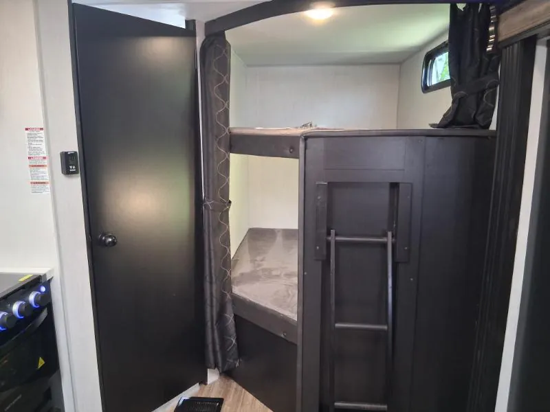 2022 Forest River Cherokee 274BRB, Photos photo 8