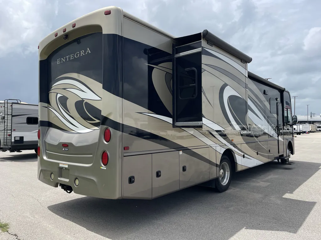 2019 Entegra Coach Emblem 36U, Photos photo 5