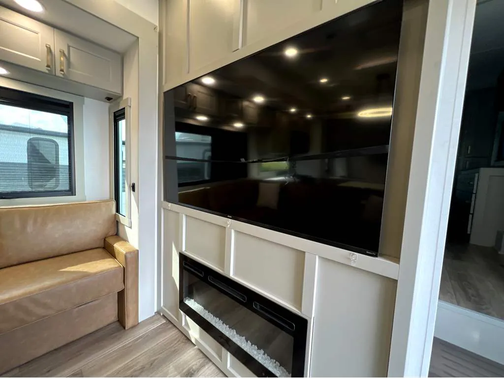 2025 Brinkley Model G 3950, Photos photo 7