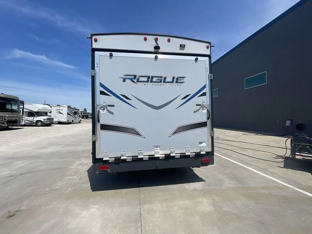 2022 Forest River Vengeance Rogue 26V, Photos photo 6