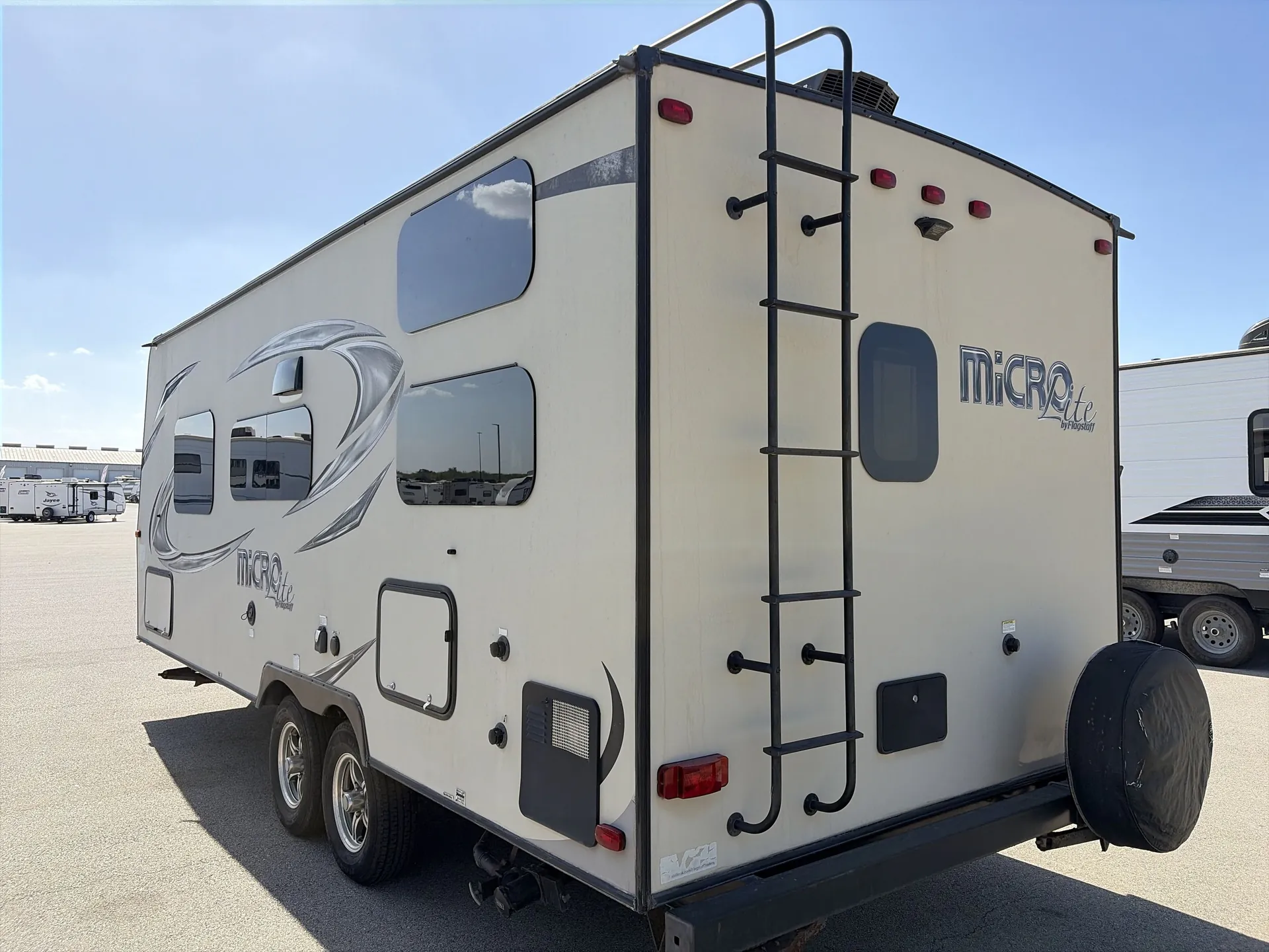 2018 Forest River Flagstaff Micro Lite 23LB — off campside