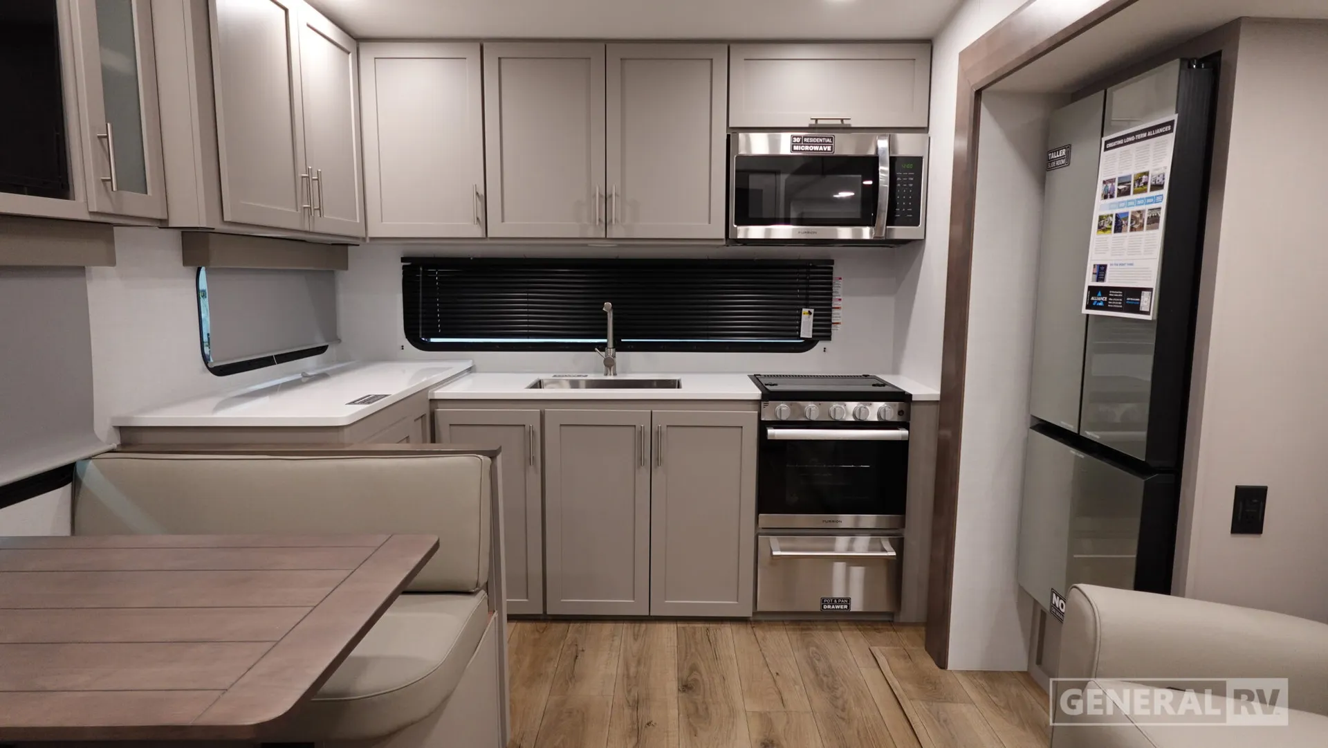 2026 Alliance RV Avenue All-Access 23ML - Photo 3