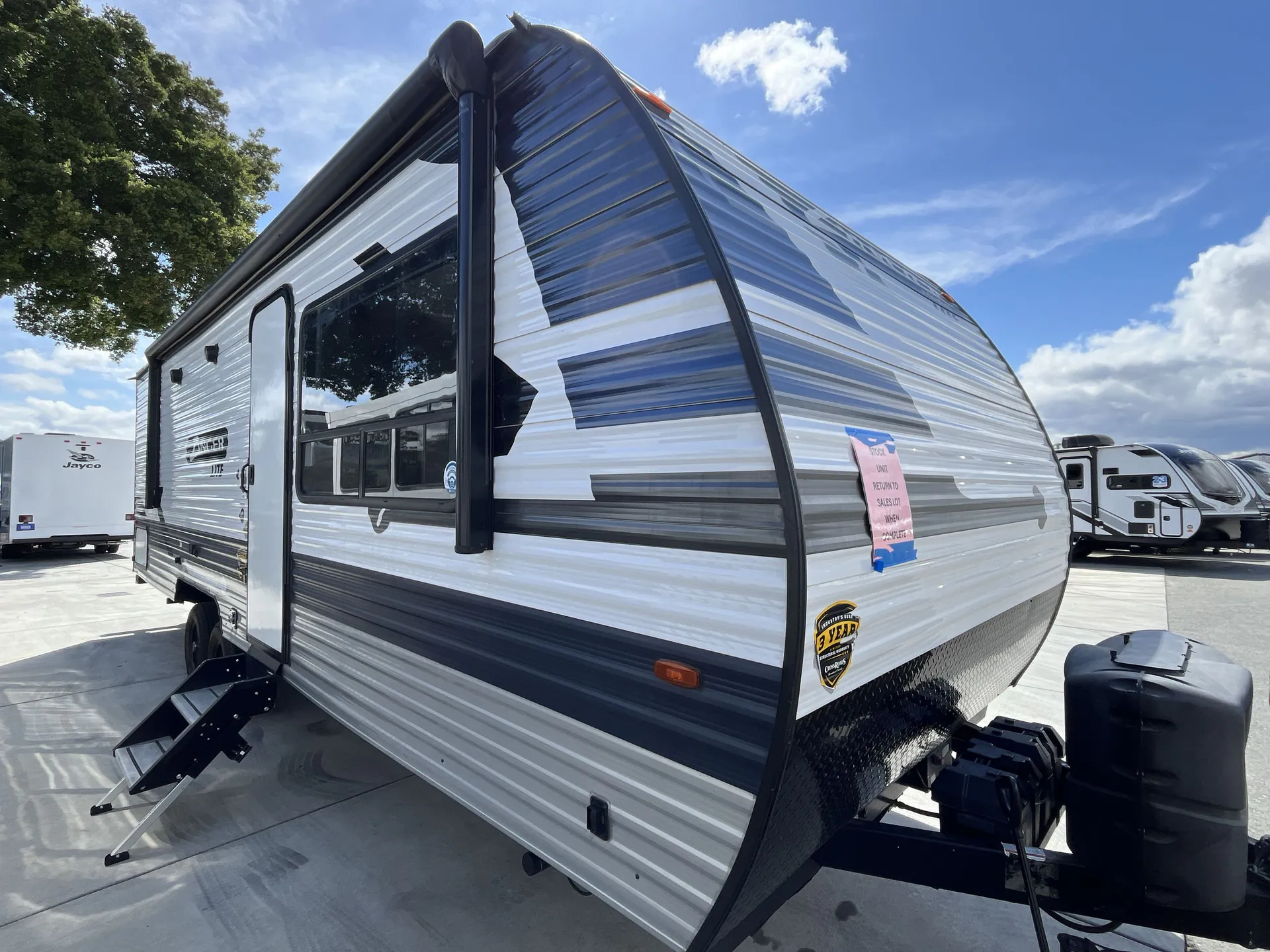 2022 CrossRoads Zinger 259FL - Photo 2