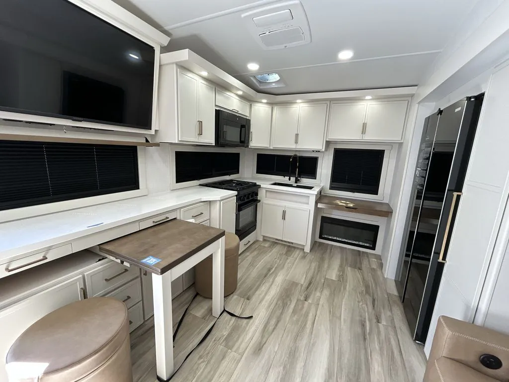 2027 Brinkley Model Z 2680, Photos photo 27