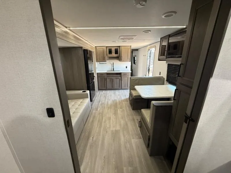 2025 Grand Design Transcend 295QBT - Photo 3