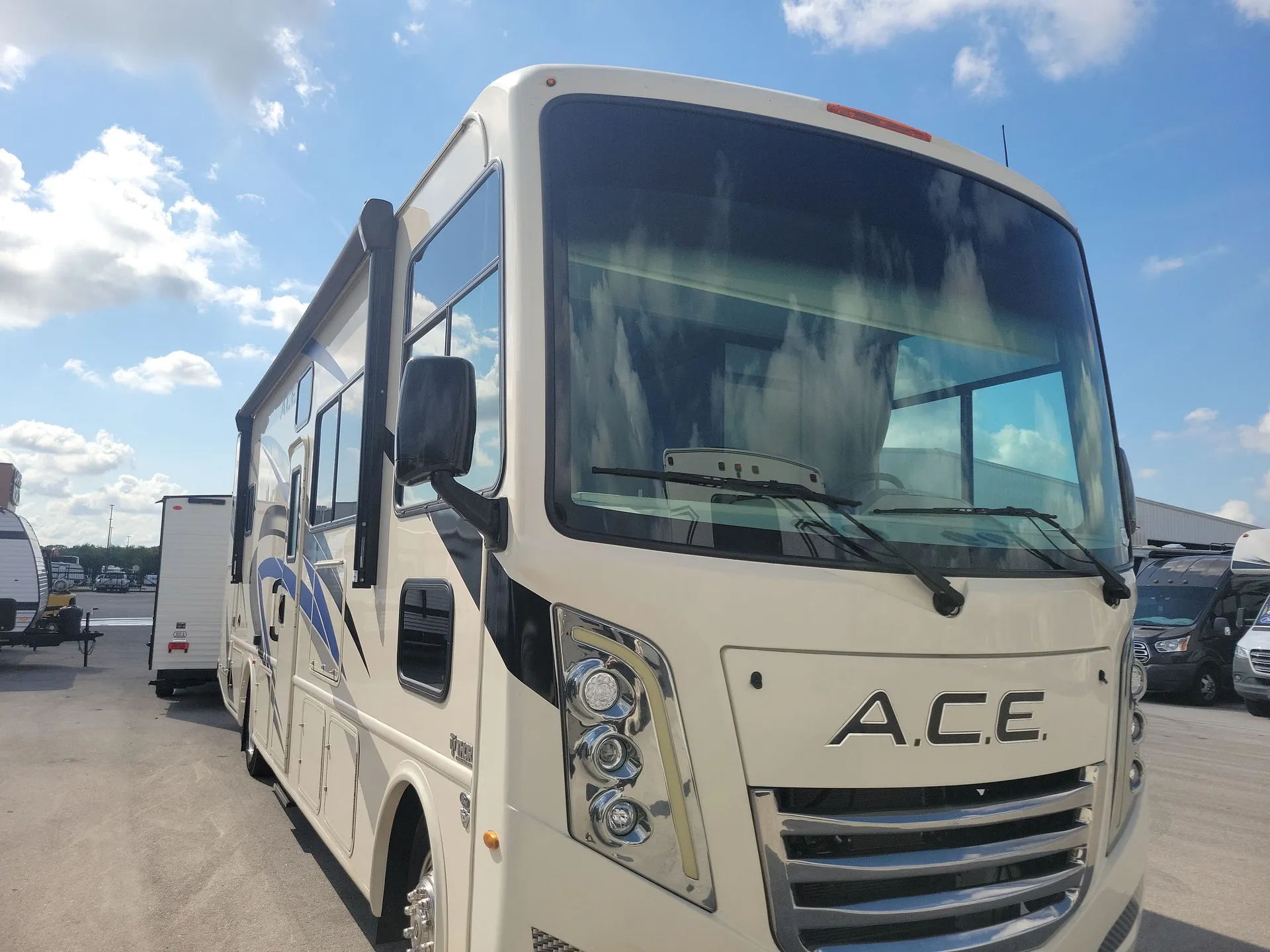 2023 Thor Motor Coach Ace 30C - Photo 2