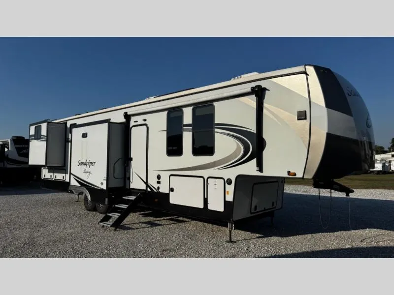 2022 Forest River Sandpiper Luxury 388BHRD - Photo 2