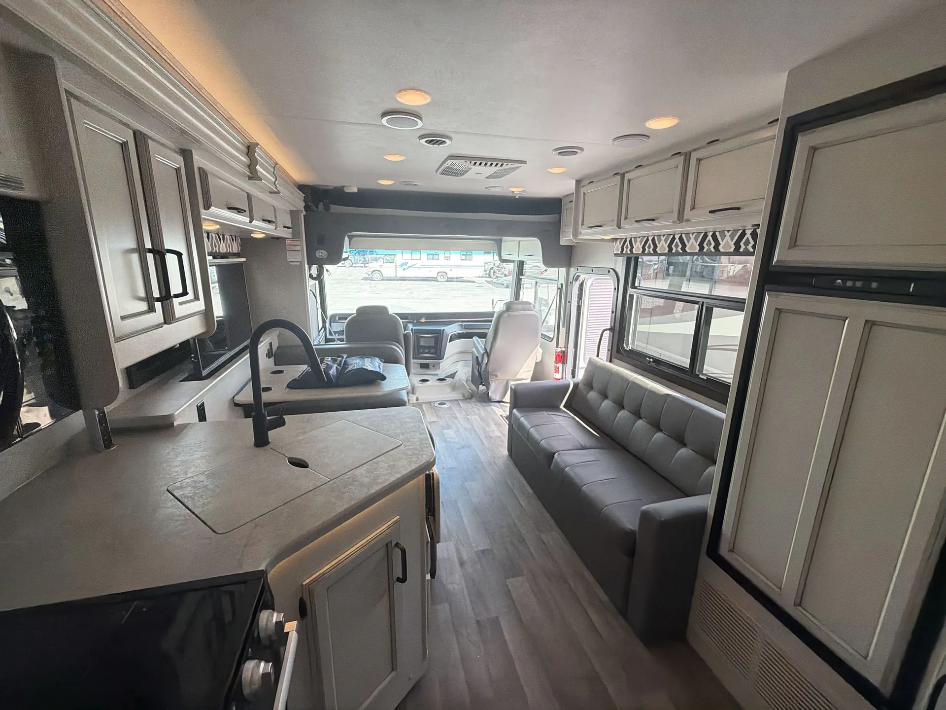 2021 Jayco Alante 29F — living area main