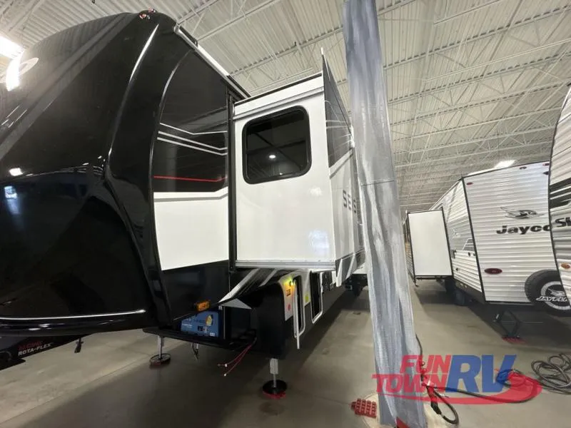 2026 Jayco Seismic 395 - Photo 4