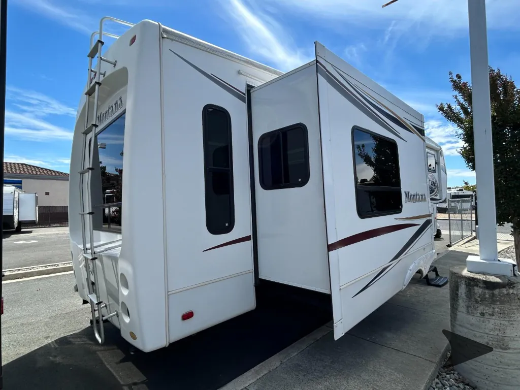 2012 Keystone Montana 3100RL, Photos photo 18