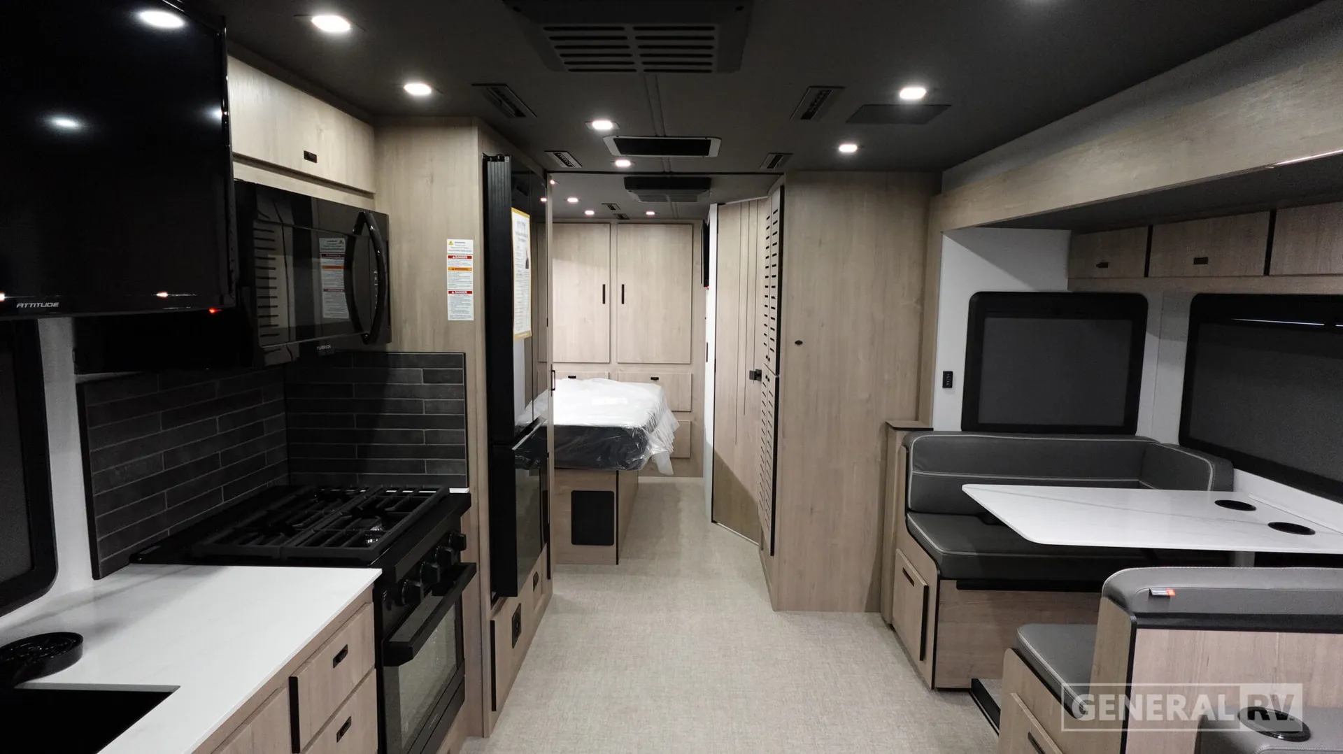2027 Grand Design Lineage Series F 31ZW - Photo 3