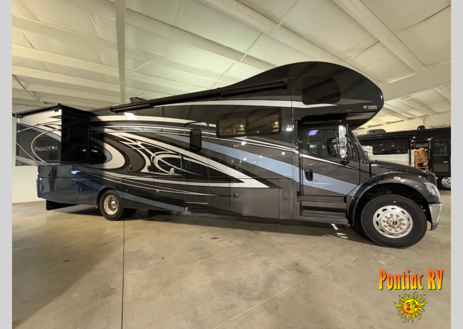 2023 Thor Motor Coach Pasadena 38BX - Photo 2