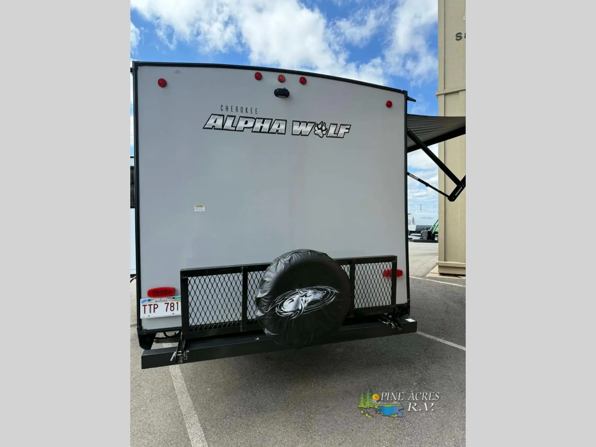 2021 Forest River Cherokee Alpha Wolf 26DBH-L — Photo 5